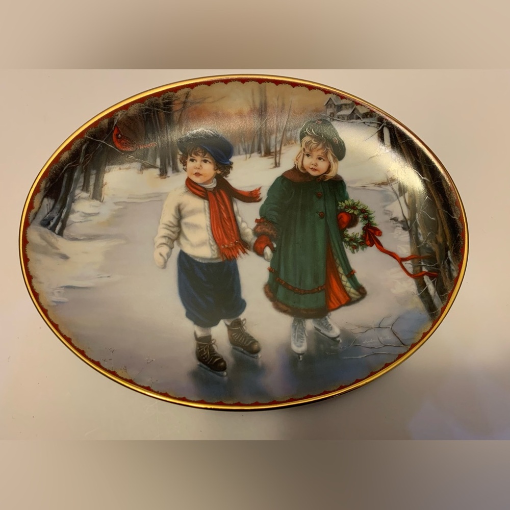 Sandra Kuck “Wonders of Winter” Oval Shaped Decorative Plate